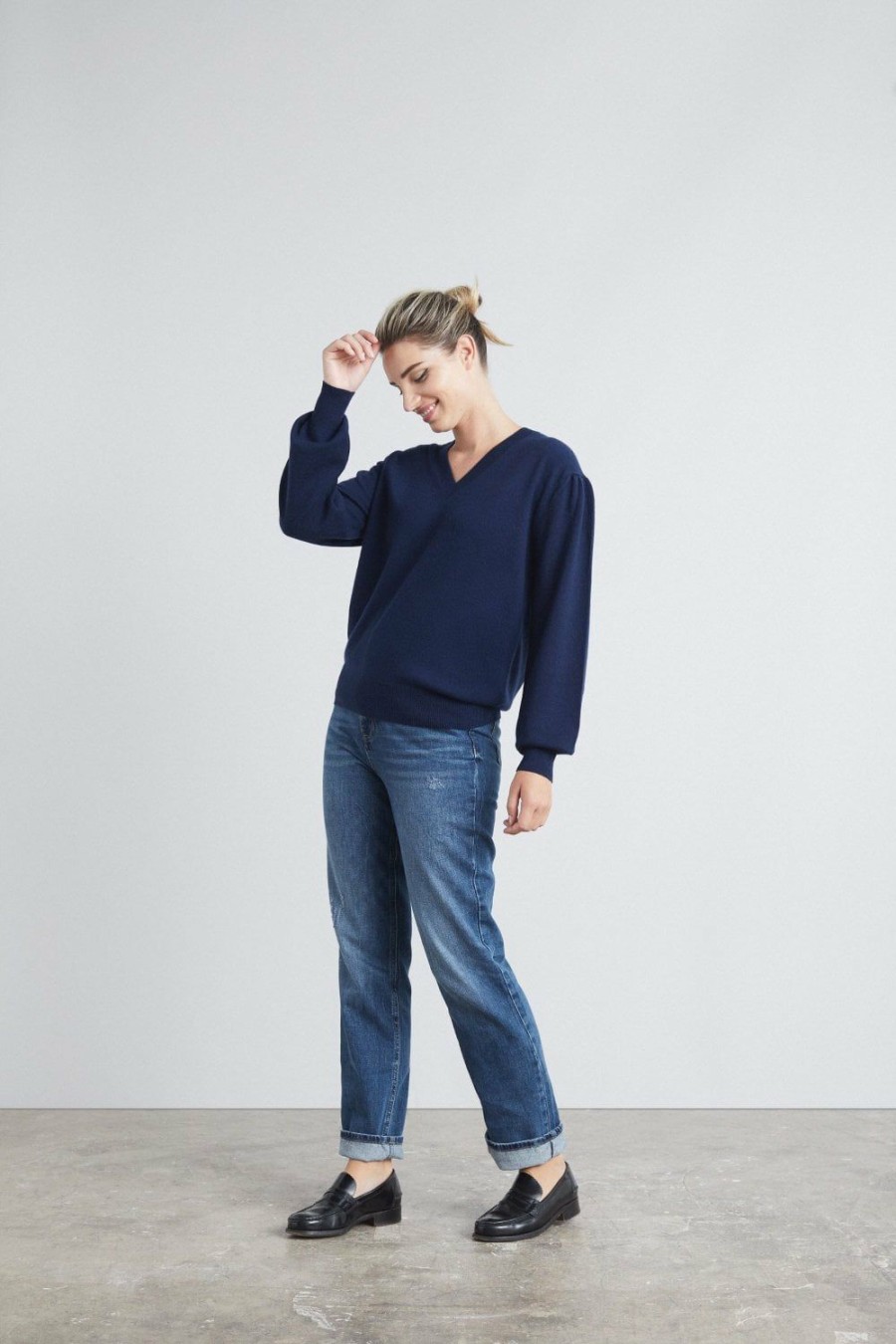 Women Loop Cashmere | Cashmere V Neck Sweater In Midnight Blue