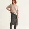 Women Loop Cashmere | Ribbed Trim Cable Cashmere V Neck Sweater In Jute