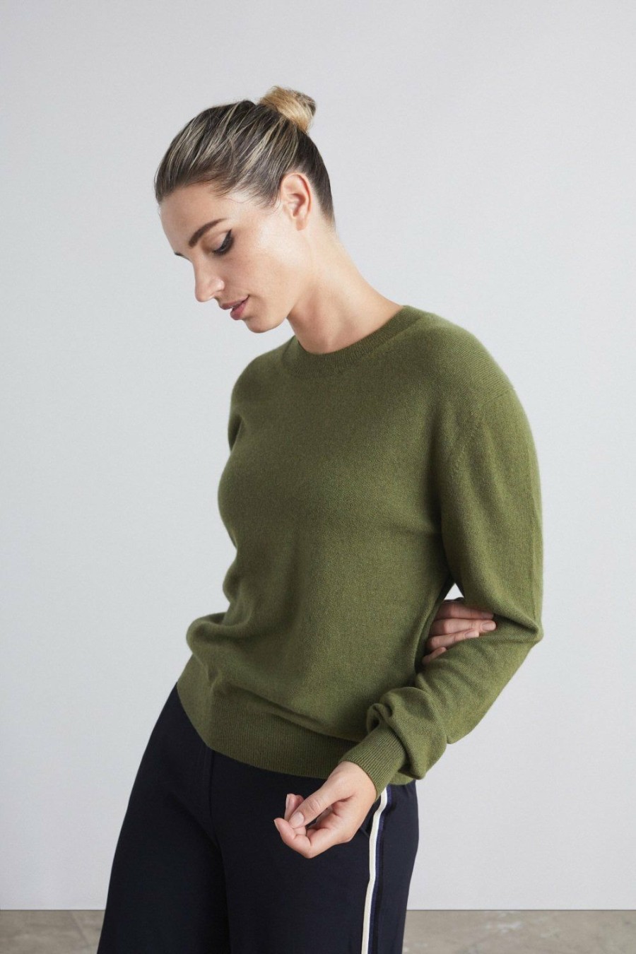 Women Loop Cashmere | Cashmere Crew Neck Sweater In Khaki Green